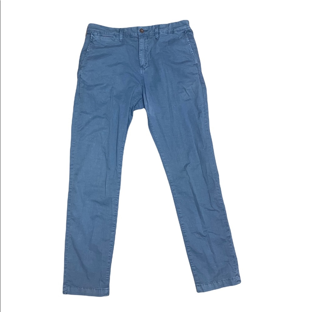 American Eagle pants.       B1